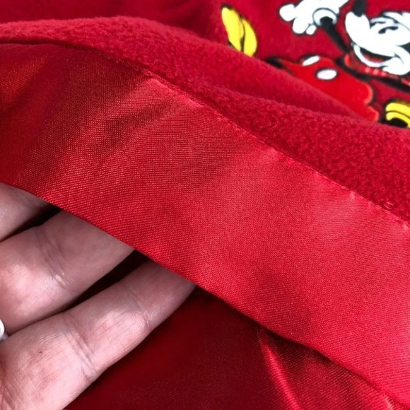 Disney Store fleece blanket red Christmas Mickey Mouse Santa 29”x29” - Picture 5 of 7